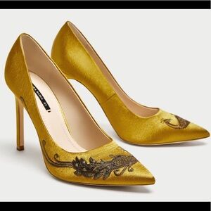 Elegant Gold High Heels with Peacock Embellishment- Size 39